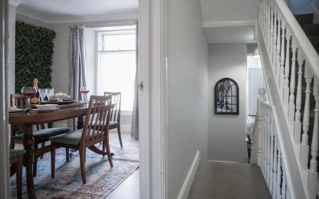 Langland Road - 2 Bedroom Town House - Mumbles