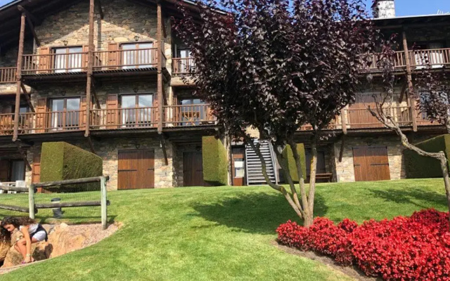 Duplex Bolvir con piscina y excelentes vistas