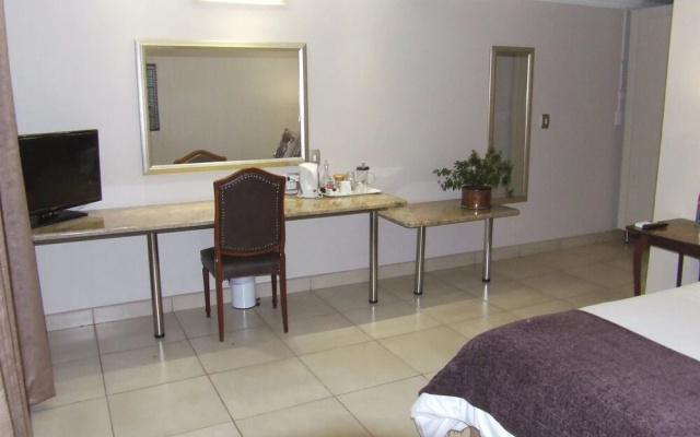 Plaas Guest House