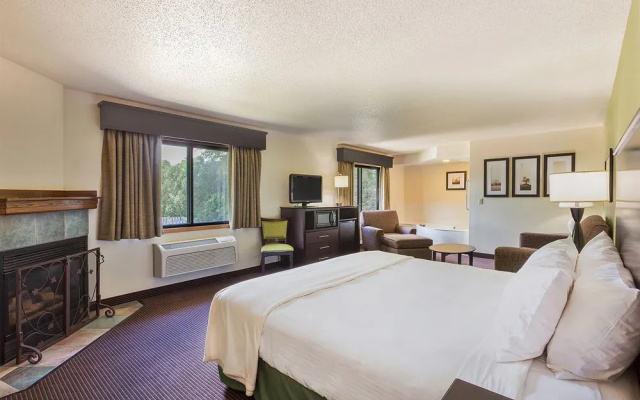 AmericInn Lodge & Suites Hampton