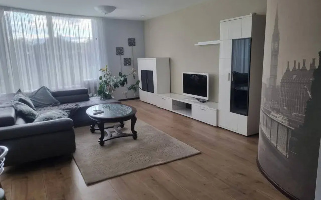 Serene 4-bedroom House Rental in Historic Rīga
