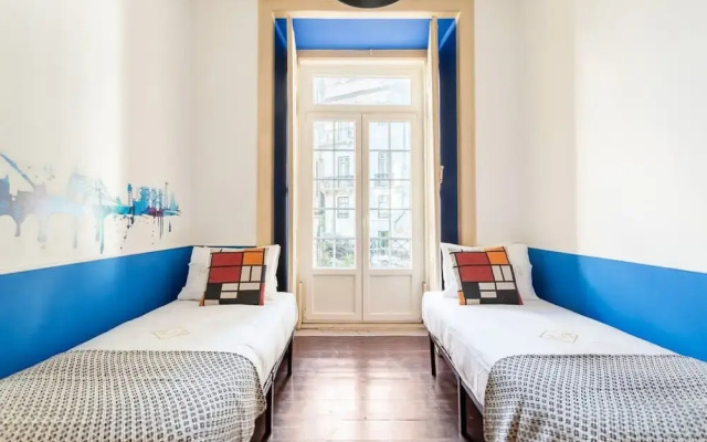 Artistic Alfama 4BR Cathedral Views Tram 28