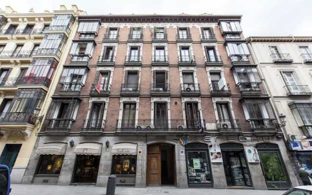 Отель Hostal Castilla I. вид на фасад