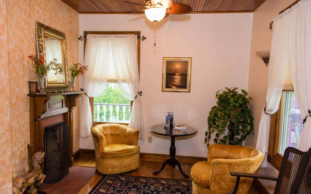 Narragansett House