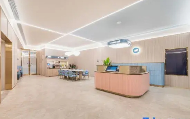 Hanting Hotel (Changchun Oriental Square Guanghua College Branch)