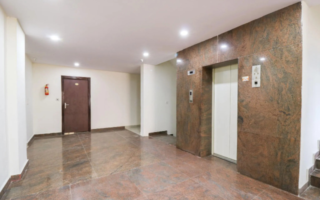 OYO 62942 The L I T Hotel