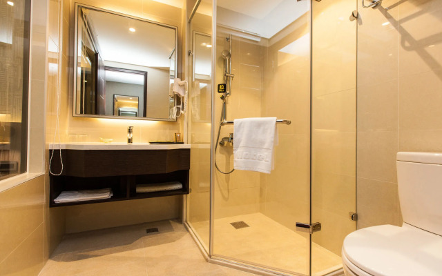 Holiday Inn Express Kaohsiung Love River by IHG