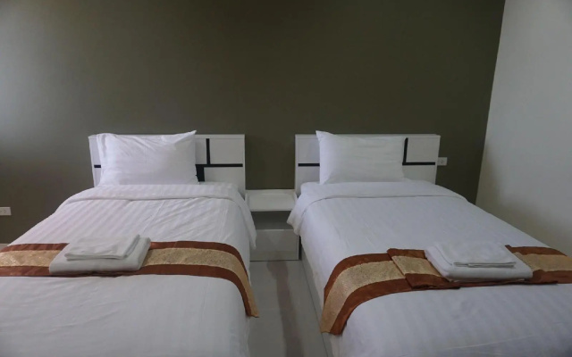Parisa Place Hotel