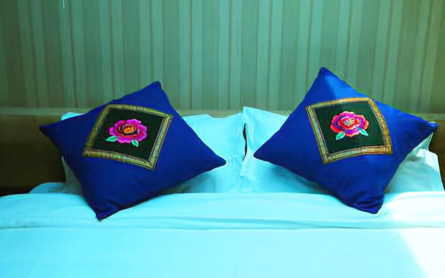Dali Qianbaidu Inn