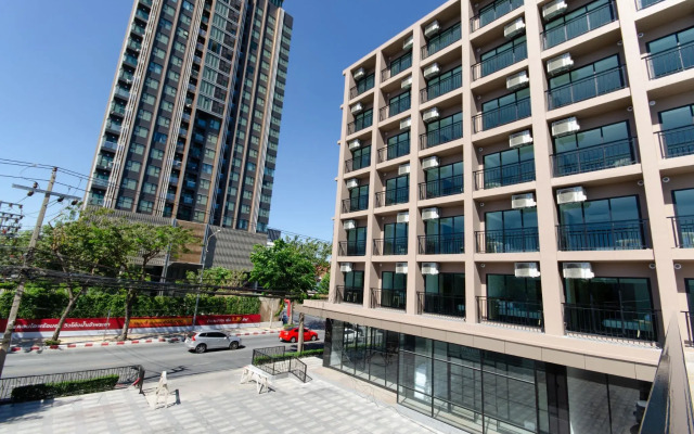 Marsi Hotel Bangchak