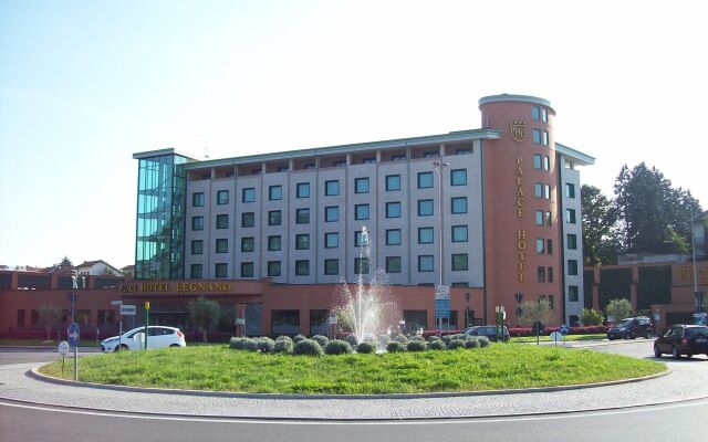 Palace Hotel Legnano Леньяно вид на фасад