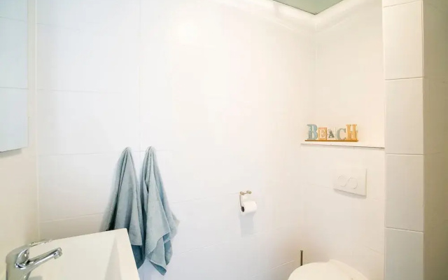 Cozy Holiday Home in Sint Maartensvlotbrug With a Garden