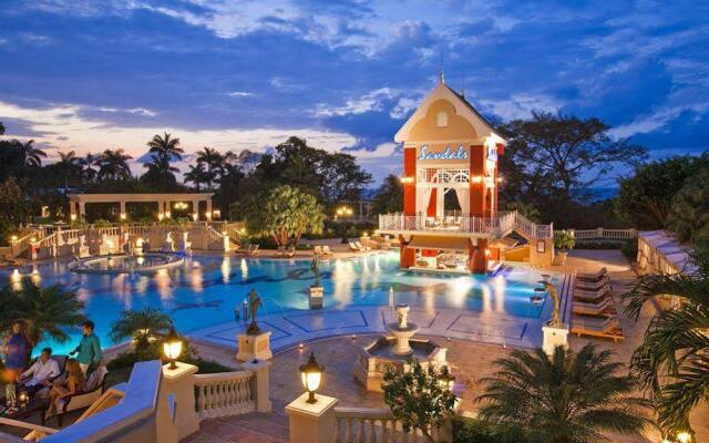 Отель Sandcastles Jamaica Beach Resort Ocho Rios вид на фасад