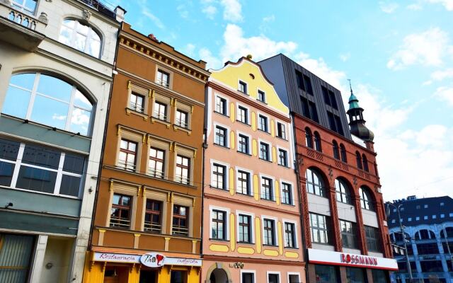 Отель Dukes Hostel - Old Town Польша, Вроцлав - отзывы, цены и фото номеров - забронировать отель Dukes Hostel - Old Town онлайн вид на фасад