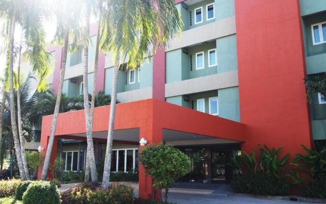 Отель Phuket Ecozy Hotel Таиланд, Пхукет - отзывы, цены и фото номеров - забронировать отель Phuket Ecozy Hotel онлайн вид на фасад
