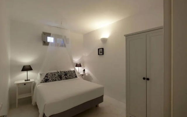 Dream Villa near Kid's Beach by VillaRentalsgr