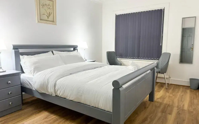 Modern North London Retreat - 7 Bedrooms