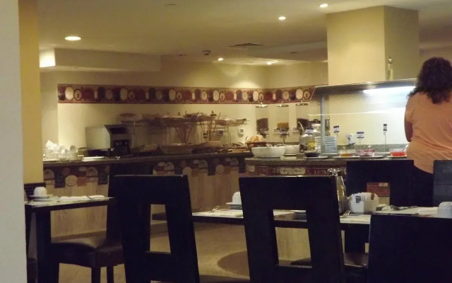 Отель Barcelo Cairo Pyramids