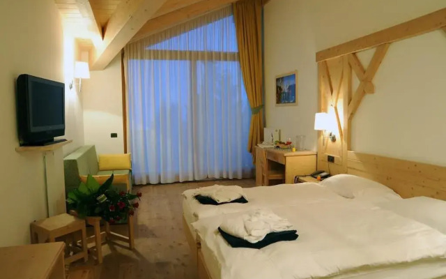 Hotel Alpine Mugon