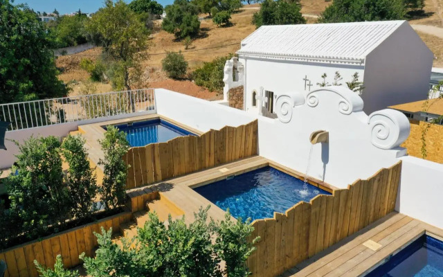 Colegio Charm House