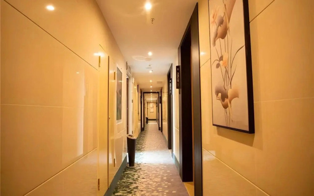 GreenTree Inn Qinzhou East Railway Station