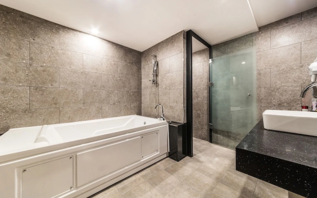 Xym Hotel