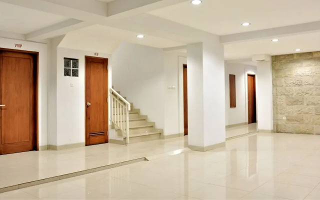 ZEN Rooms Basic near Cilandak Town Square