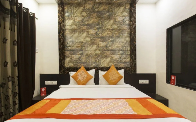 OYO 10374 Hotel Swapnalok