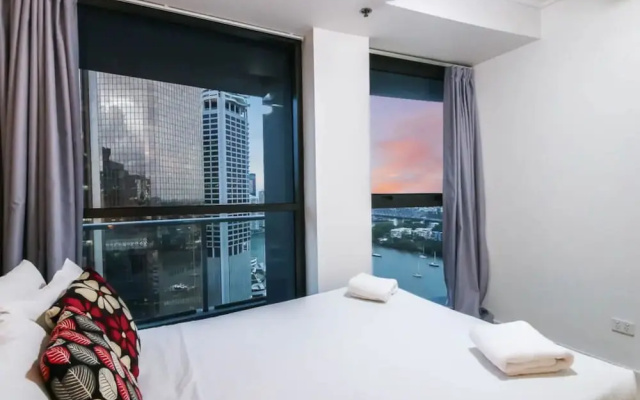 Amazing Brisbane CBD 2 Bedroom Apartment With River Views