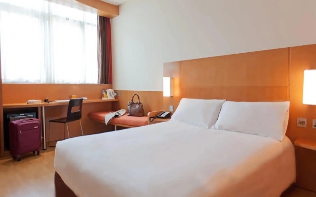 ibis Abu Dhabi Gate