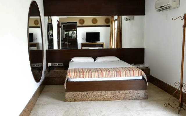 New Dhunas Motel