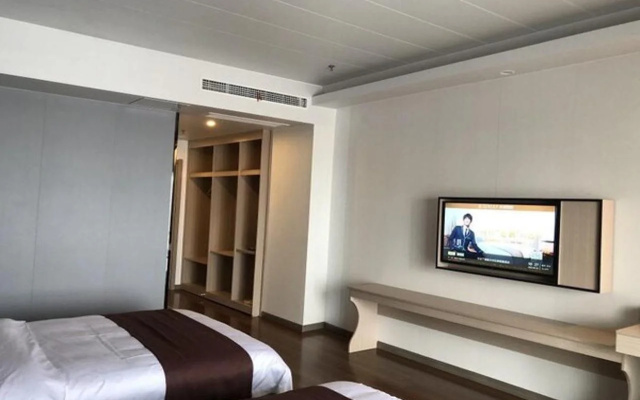 GYA Taixing Hongqiao Plaza Hotel