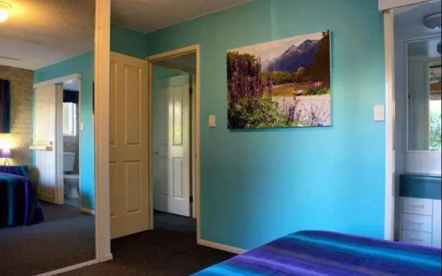 Beachside 2 - 3 BDRM Budget Apt Close to Beach