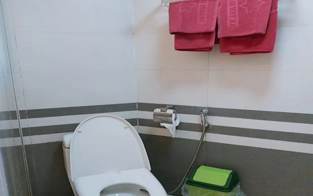 OYO 1031 Le Yen Hotel near Thien Duc Hospital