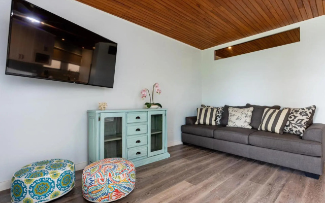 Flamingo Marina Cove 404- Oceanfront condo