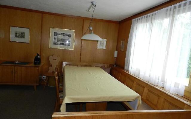 Отель Regina - Four Bedroom Швейцария, Гштад - отзывы, цены и фото номеров - забронировать отель Regina - Four Bedroom онлайн комната для гостей