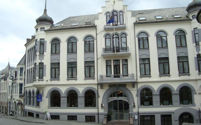 Отель Scandic Scandinavie Норвегия, Олесунн - отзывы, цены и фото номеров - забронировать отель Scandic Scandinavie онлайн вид на фасад