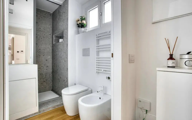 Modern Flat Near Historic Castle