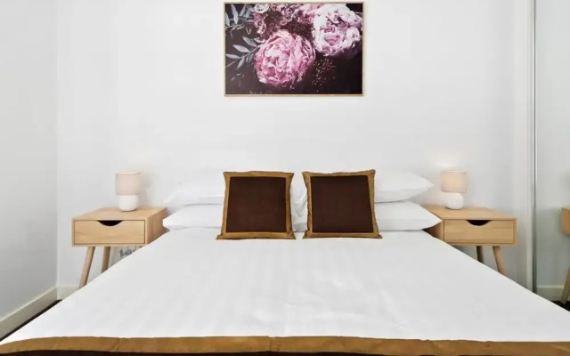 Executive and Spacious Apartment With Balcony