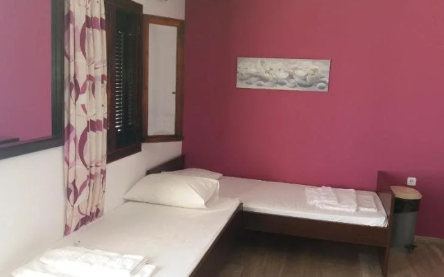 Manos Apartment