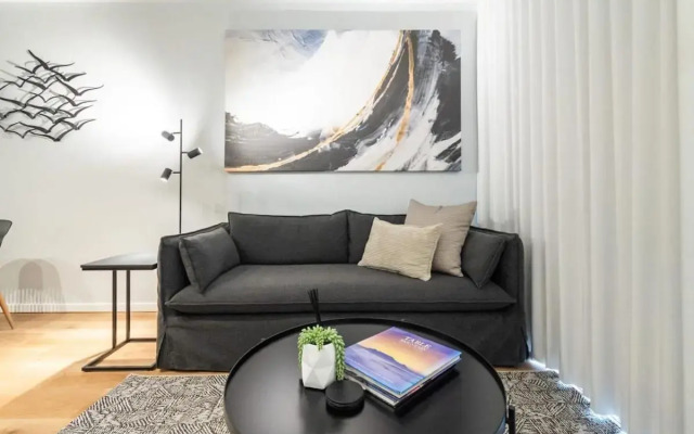 Cosy Couples Retreat Studio Apartment!