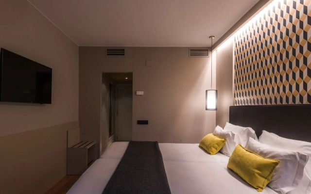 Up Rooms Vic Hotel