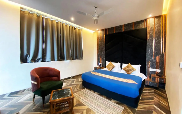 Hardik Palace By F9 Hotels