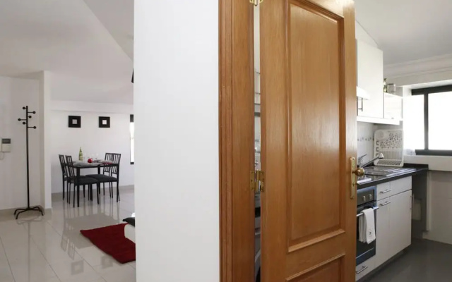 Wondrous Terrace Apartment in Cascais Center