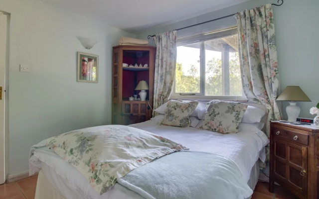 Rustic Holiday Home in Goudhurst Kent with Private Parking