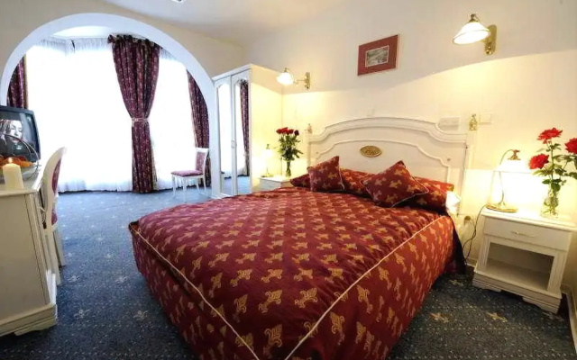 Phoenix Spa Hotel