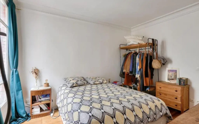 Lovely apt a stone's throw from Montmartre