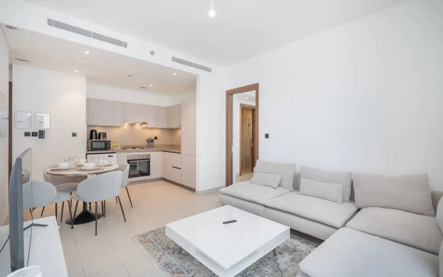 Chic 2 bed Apartment in Sobha Creek Vistas