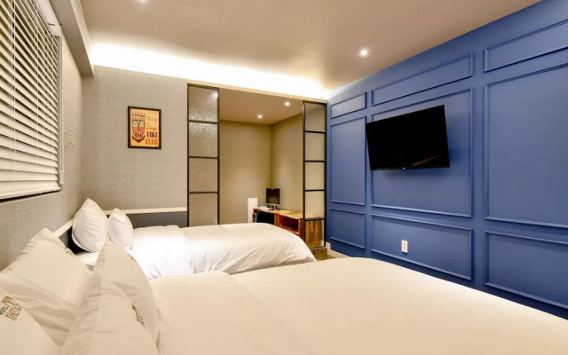 Hotel The M
