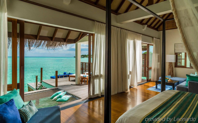 Four Seasons Resort Maldives at Landaa Giraavaru